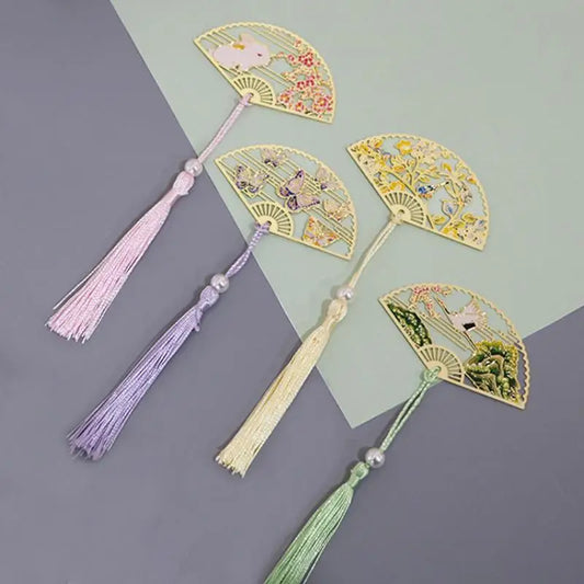 Elegant Chinese Style Metal Folding Fan Bookmark - Intricate Design for Book Lovers